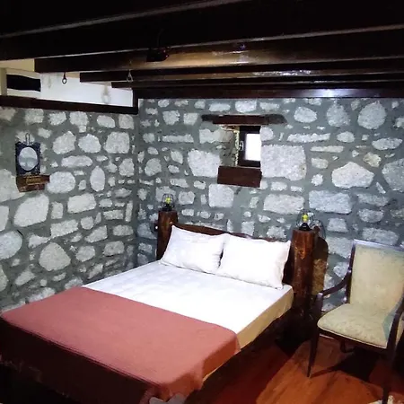 Küçük Ağa pansiyon *